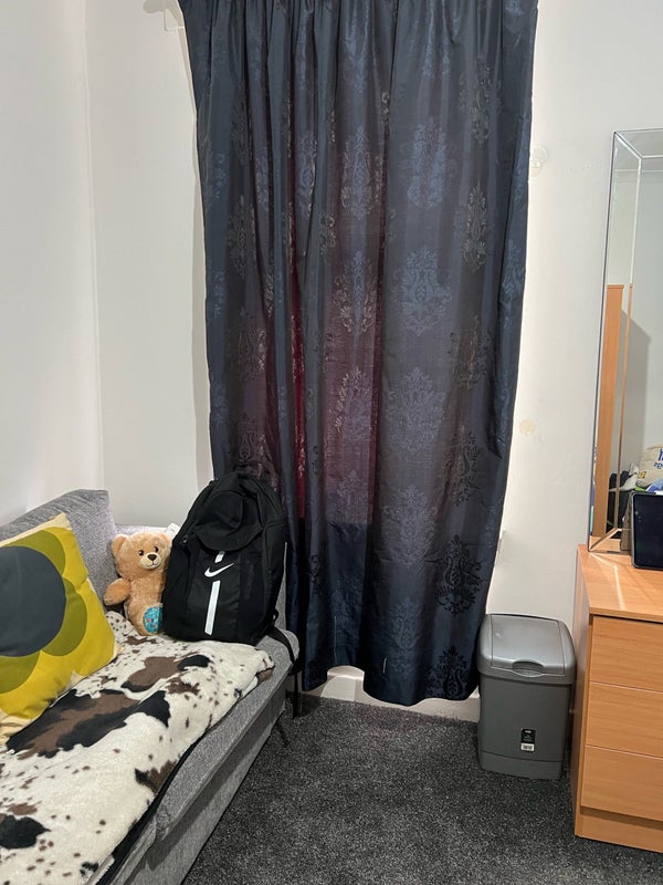 'Single and Double Room Neilston' Room to Rent from SpareRoom