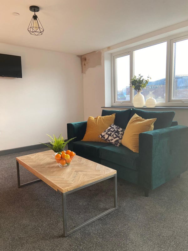 'Room to rent in modern Quayside Apartments.' Room to Rent from SpareRoom