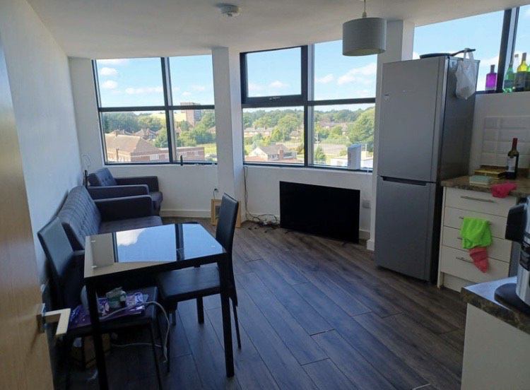 'Double room with en suite in Northenden' Room to Rent from SpareRoom