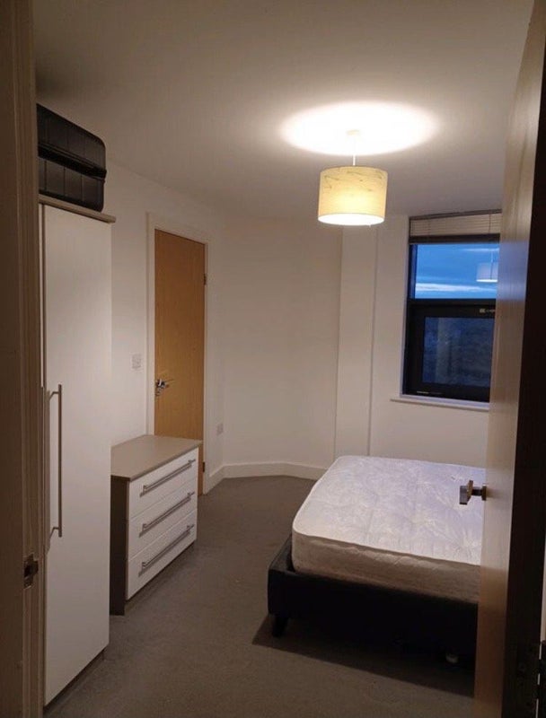 'Double room with en suite in Northenden' Room to Rent from SpareRoom