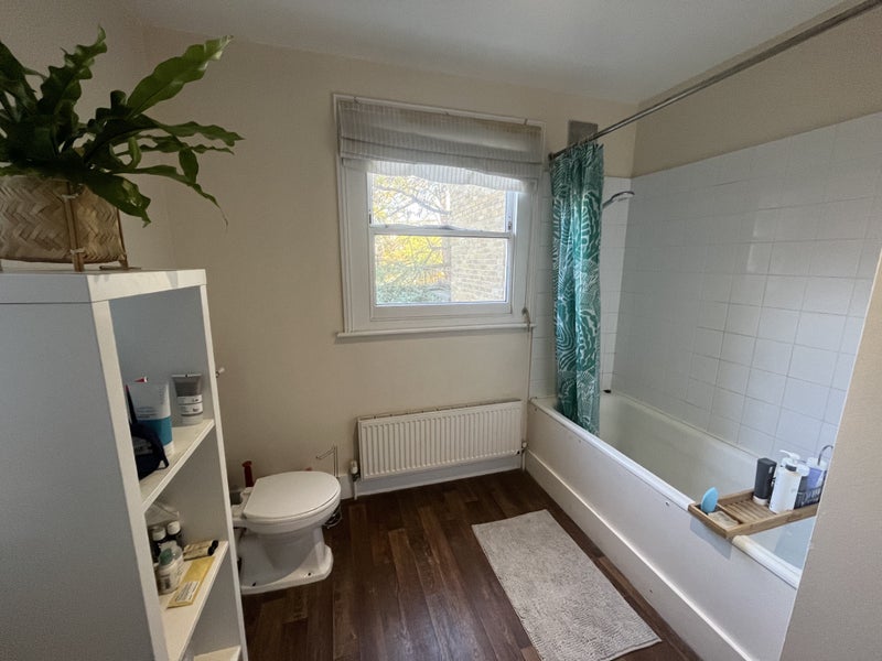 'Large double room in friendly Vauxhall flat share' Room to Rent from