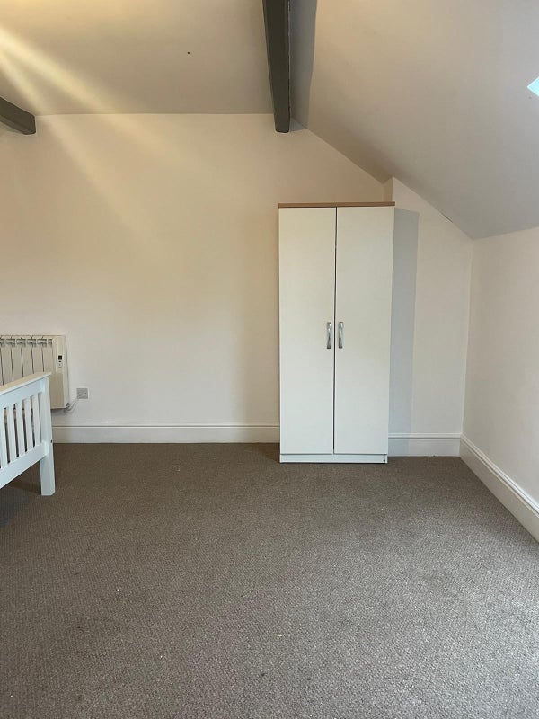 'Large Double Room in Shirebrook!' Room to Rent from SpareRoom