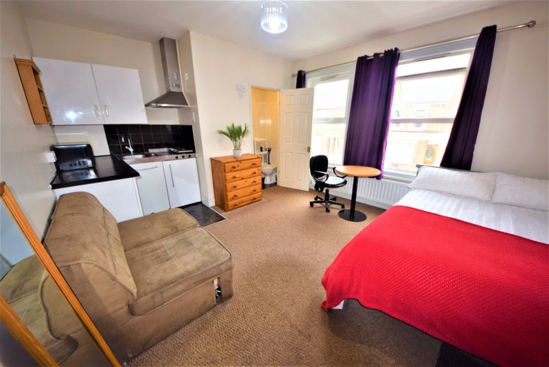 'Studio West Reading' Room to Rent from SpareRoom