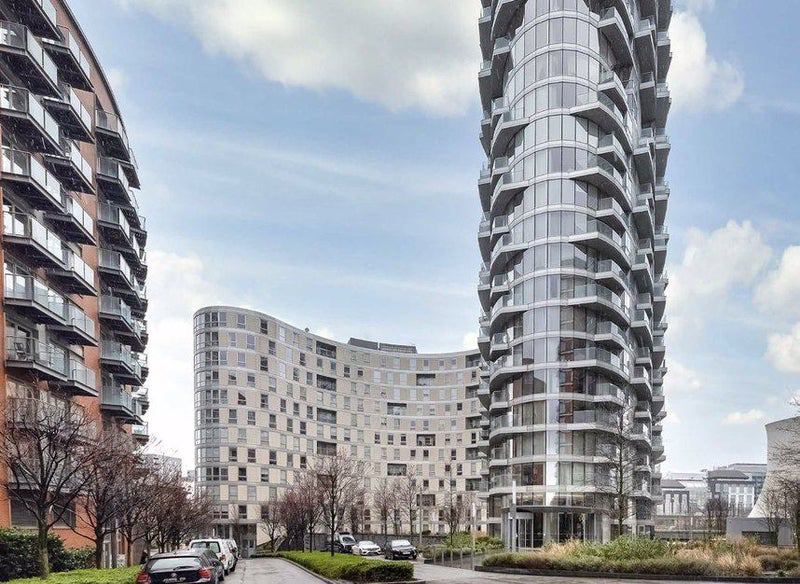 'Large Bedroom with Sofa CW RiversideBlackwall' Room to Rent from