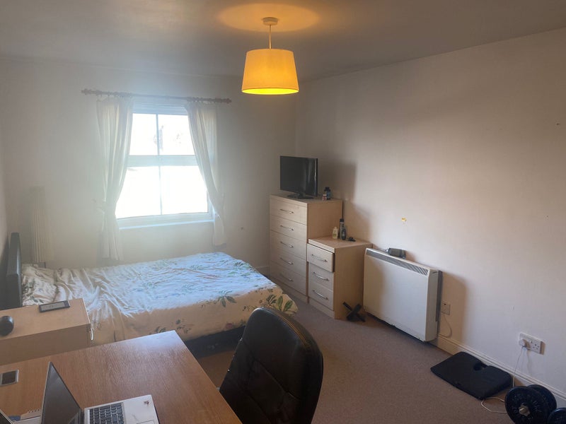 'Double Room available in 2 Bed Flat Didsbury ' Room to Rent from