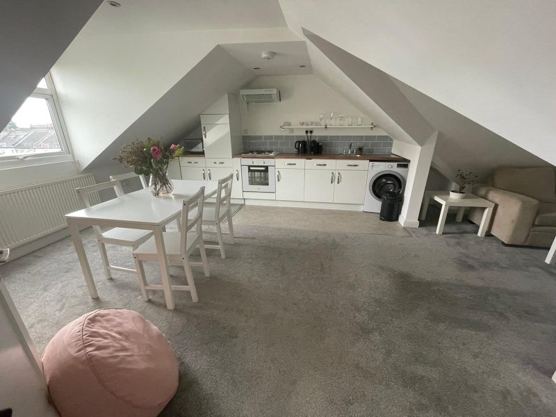 'Beautiful flat Clapham South' Room to Rent from SpareRoom