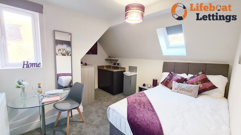 Photo 1: Bedroom 10a