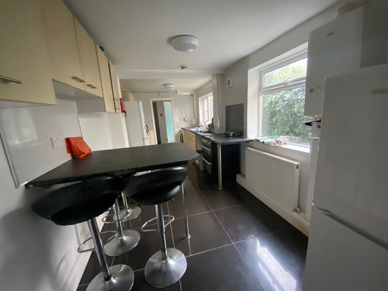 'Single Occupancy Rooms // Grafton Street, HU5' Room to Rent from SpareRoom