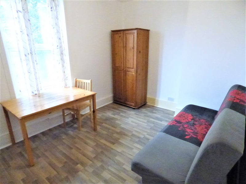 'Fantastic studio flat, Leytonstone, Bills included' Room to Rent from