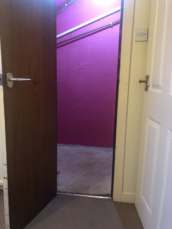 'Room in broxburn , uphall,,west lothian' Room to Rent from SpareRoom