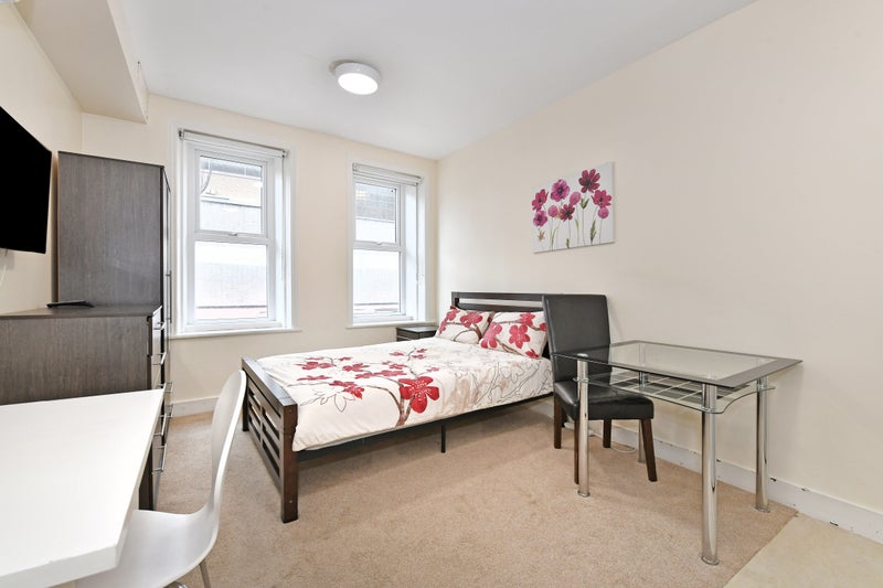 'Furnished Double Studio Flat in South Kensington ' Room to Rent from