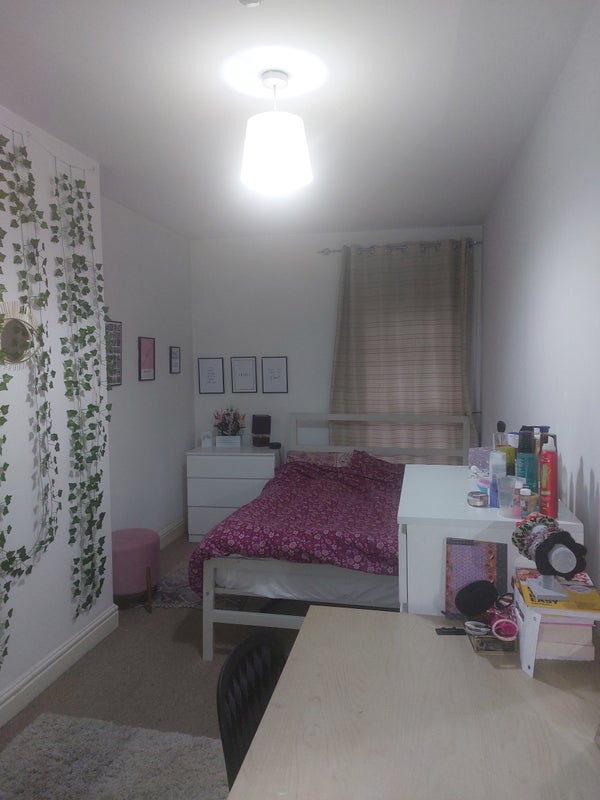 'Double room heart of didsbury village asap move' Room to Rent from