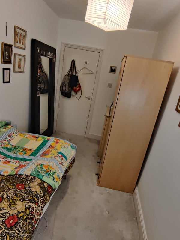 'SIngle Room in spacious flat in Vauxhall/Oval' Room to Rent from SpareRoom