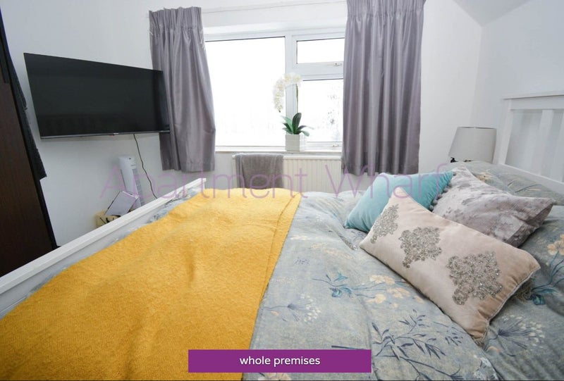 '4 bedroom flat available for family or 2 pp' Room to Rent from SpareRoom