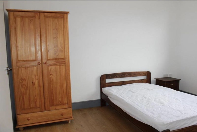 'Luxury Ensuite Room in Egham ( 2 bedroom house)' Room to Rent from SpareRoom