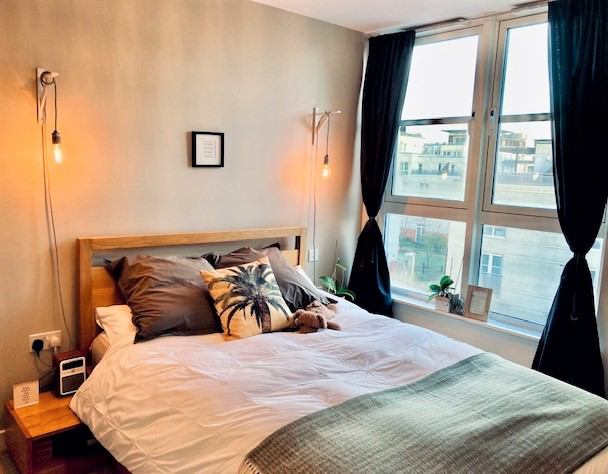 Photo 1: Double bedroom