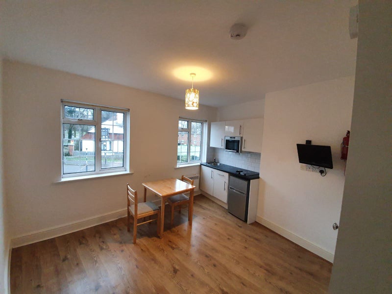 'Stanmore HA7 Studio Flat £800+electric' Room to Rent from SpareRoom