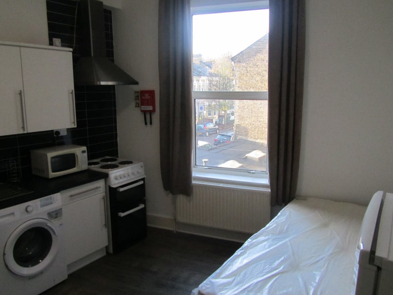 'Tulse Hill Studio' Room to Rent from SpareRoom