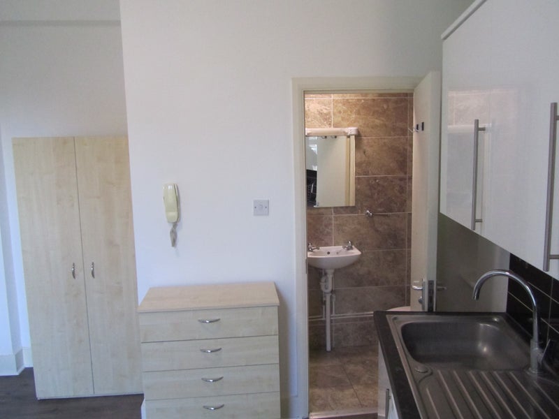 'Tulse Hill Studio' Room to Rent from SpareRoom