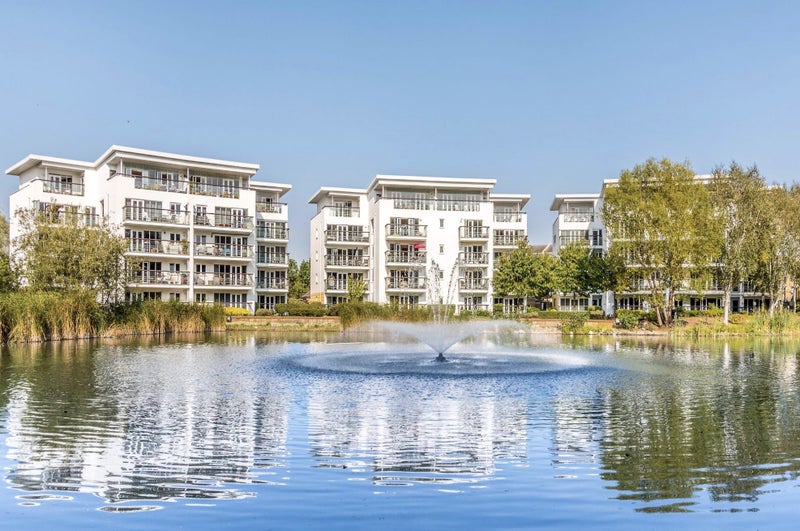 'Lakeside 5 Star Luxury 2 bed Apartment Beckenham' Room to Rent from