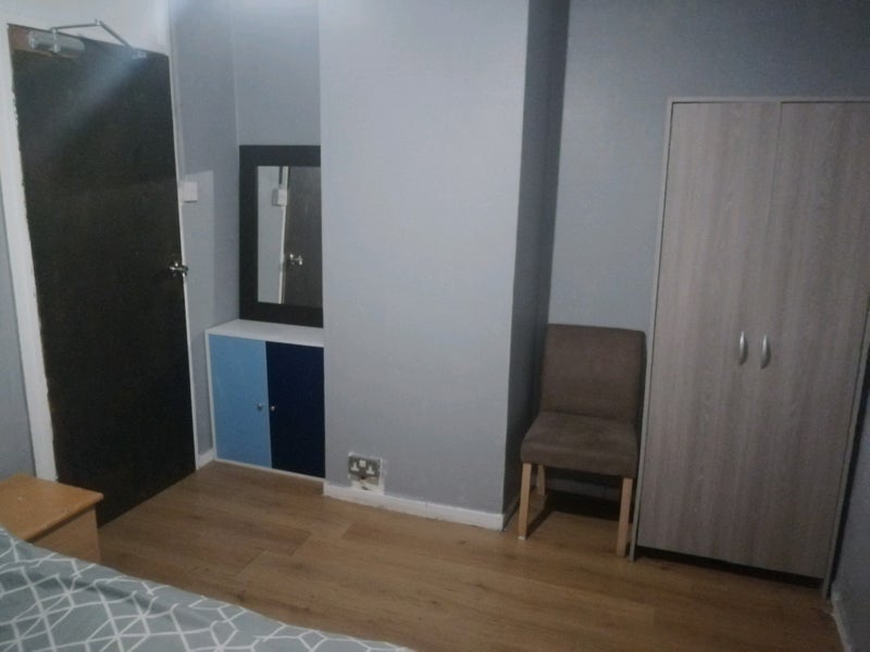 'Corby Double Room to Let from £85 per wk ' Room to Rent from SpareRoom