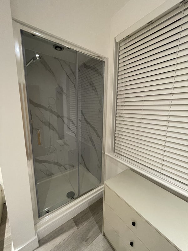 'Double room with shower for rent ' Room to Rent from SpareRoom