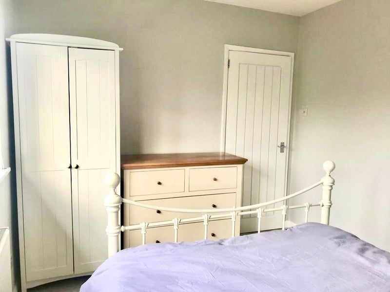 'Double bedroom to rent in Horley' Room to Rent from SpareRoom