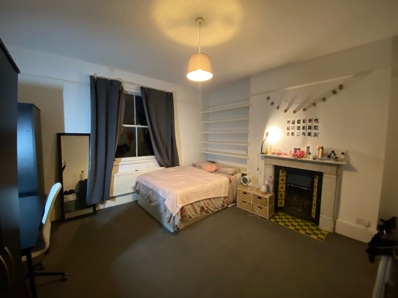 'Cozy room in Ealing Broadway ' Room to Rent from SpareRoom