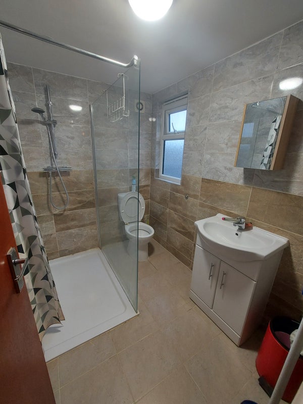 'Room in a Shared House, Willesden Green, NW2' Room to Rent from SpareRoom