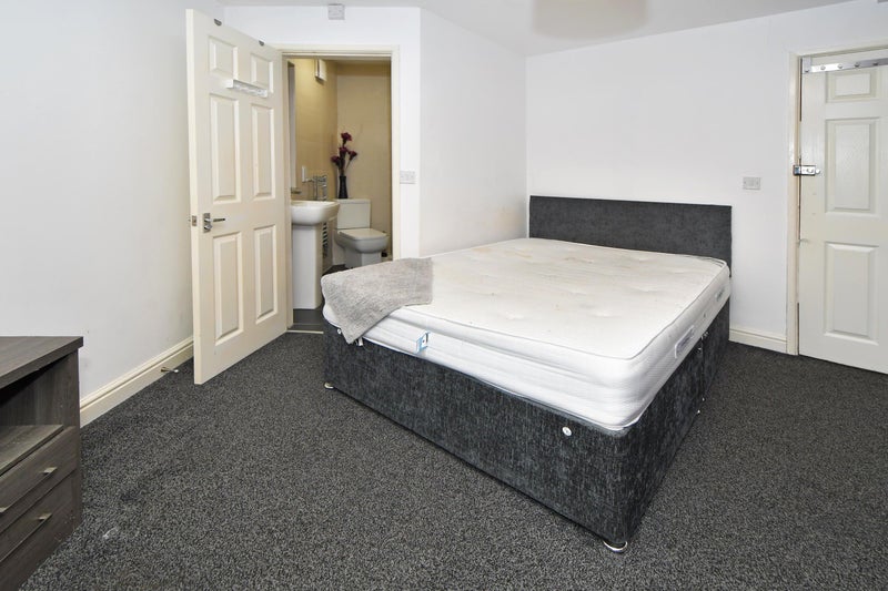 'Large HMO nr Newcastle City Centre' Room to Rent from SpareRoom