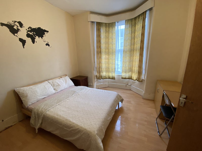 'Available Now+Inc All Bills+Garden Leyton' Room to Rent from SpareRoom