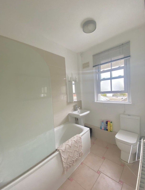 'Stunning big room in Golders Green,Finchley Road' Room to Rent from SpareRoom