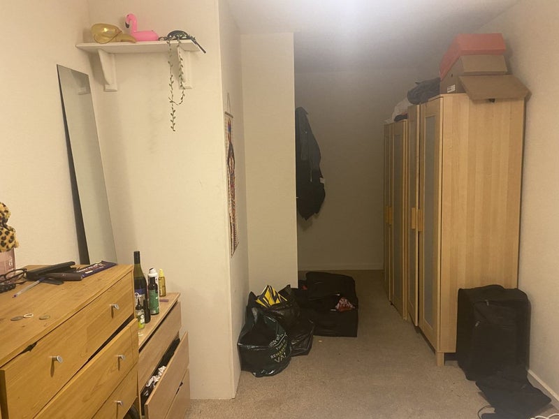 'HUGE double room Clapham junction ' Room to Rent from SpareRoom