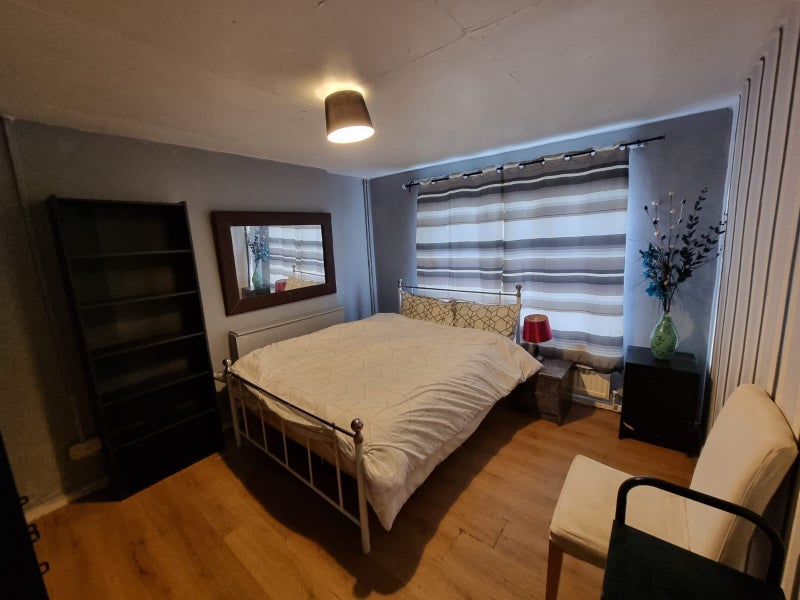 'Corby Double Room to Let from £85 per wk ' Room to Rent from SpareRoom