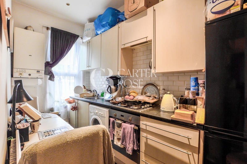 'Studio Flat on Kingscourt Rd Streatham Hill' Room to Rent from SpareRoom