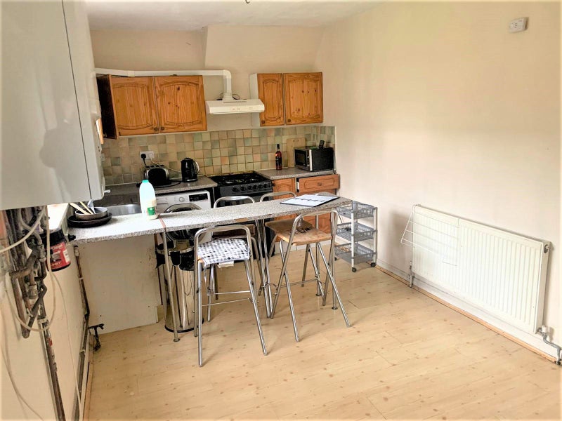 'Rodney Place, Wimbledon, SW19 2LQ' Room to Rent from SpareRoom