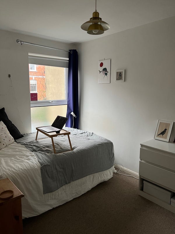 'Cosy Double Room close to Hammersmith Station' Room to Rent from SpareRoom