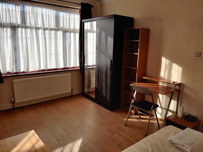 Photo 1: Bedroom1