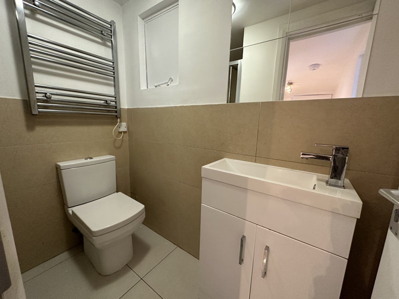 'Studio In Willesden Green (Jubilee Line)' Room to Rent from SpareRoom