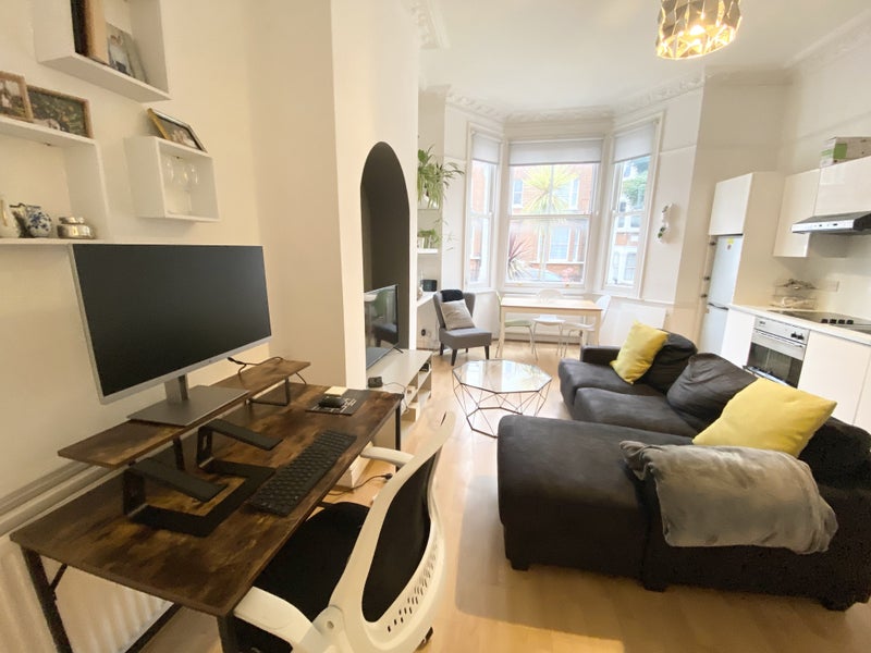 'Prime West Hampstead Pad By Tube' Room to Rent from SpareRoom