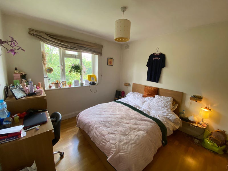 'Double Room in Wimbledon ' Room to Rent from SpareRoom