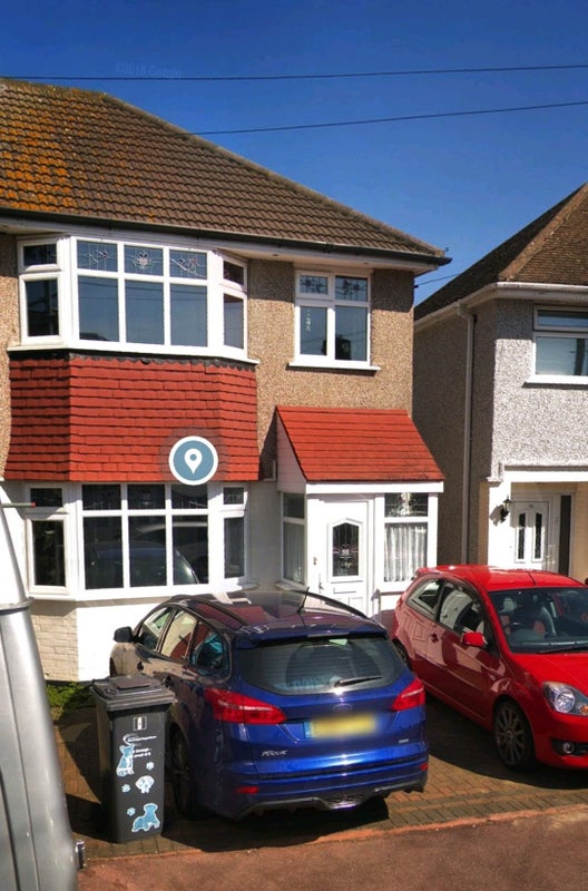 'Double Room Rent in Dagenham (Urgent immediately)' Room to Rent from