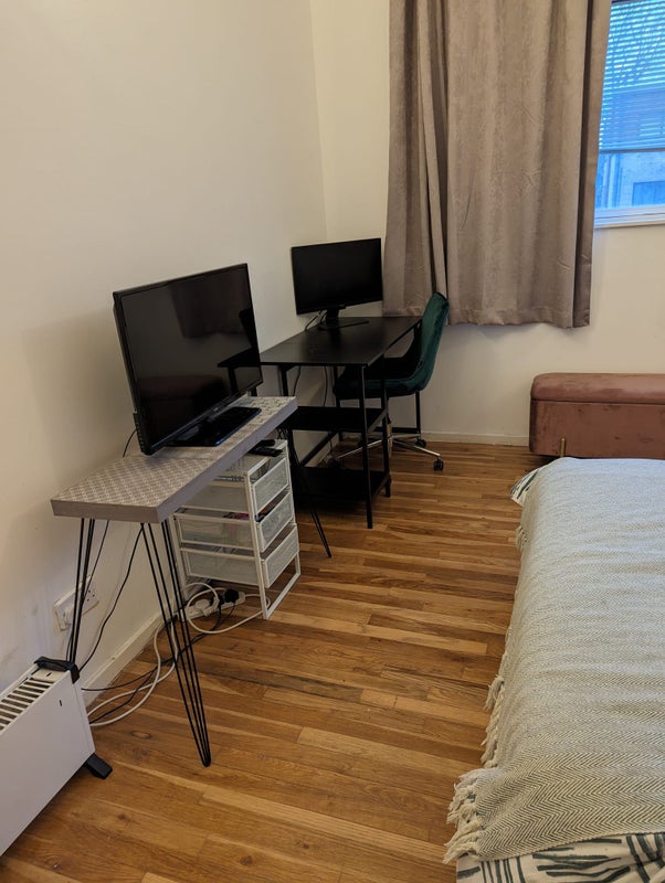 'Spacious, double bedroom in East London Warehouse' Room to Rent from