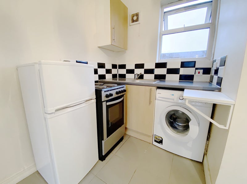 'Single Studio 5 Mins Walk To Hounslow East' Room to Rent from SpareRoom