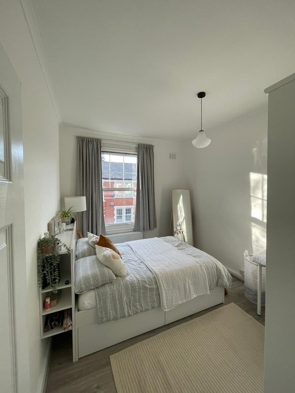 'Beautiful Double Room Ealing Broadway ' Room to Rent from SpareRoom