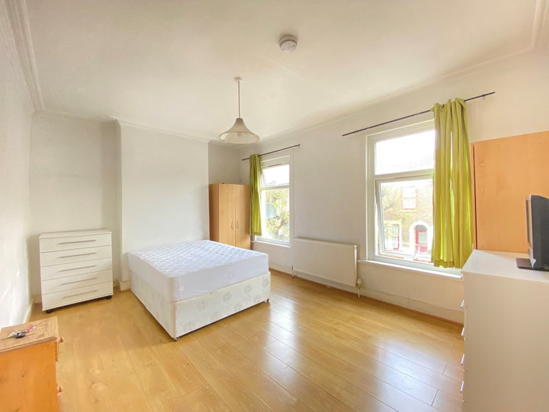 'Selection Of Rooms To Rent Muswell Hill N10 1Lr' Room to Rent from