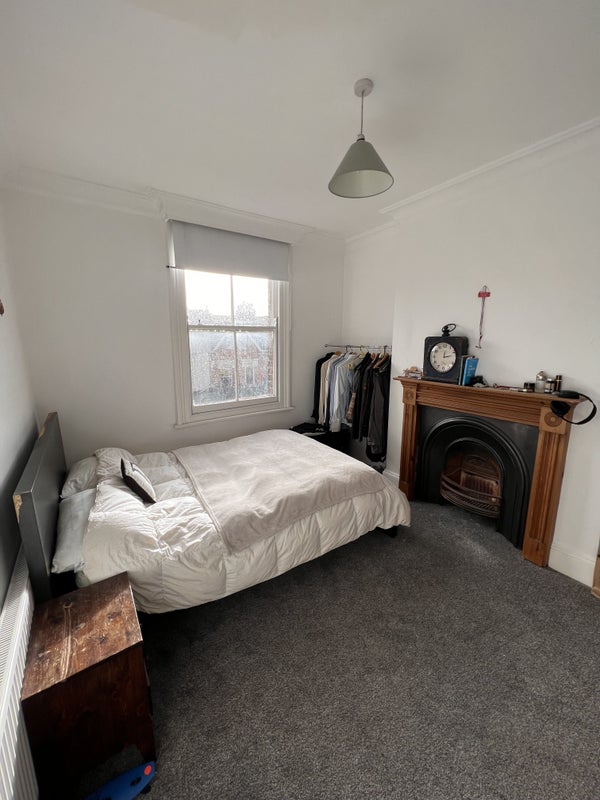 'Double room by Stoke Newington Overground' Room to Rent from SpareRoom