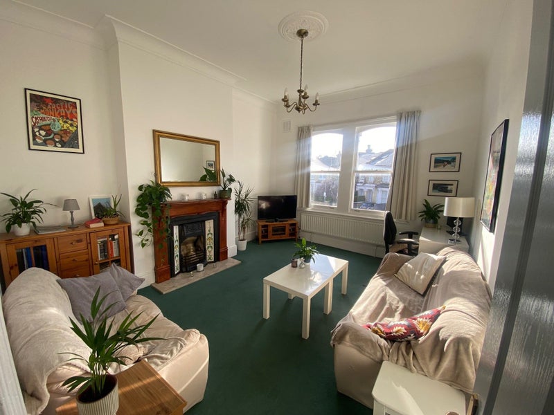 '2 Double Rooms in Spacious Flat in Balham' Room to Rent from SpareRoom