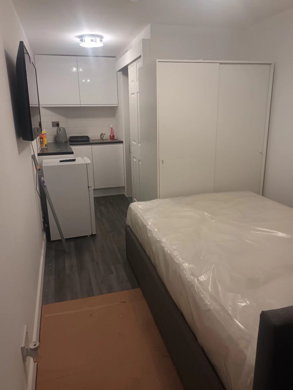 'Studio apartment to rent' Room to Rent from SpareRoom