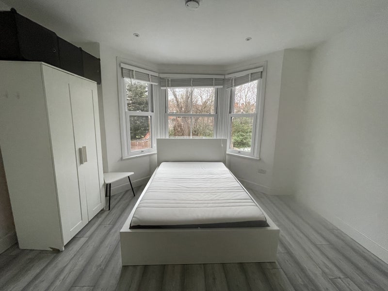 '1 Bed/Studio brand new flat near Willesden Green' Room to Rent from
